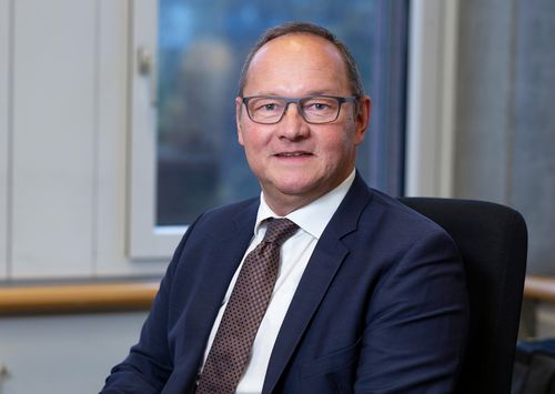Portraitbild Jürg Stahl
