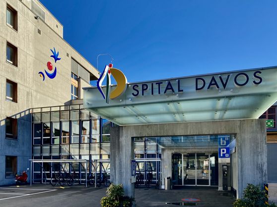 Aussenansicht des Spitals Davos.